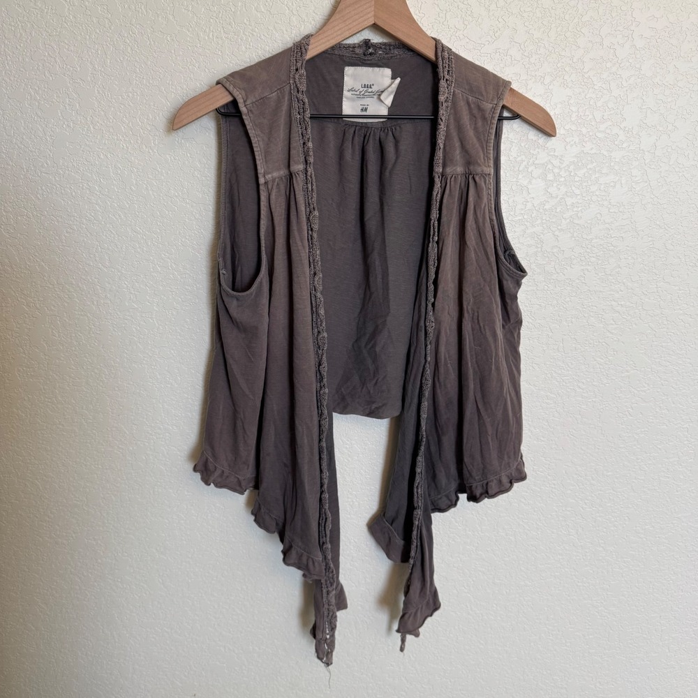 Fairycore Boho L.O.G.G. H&M Open Front Ruffle Vest Medium Gray